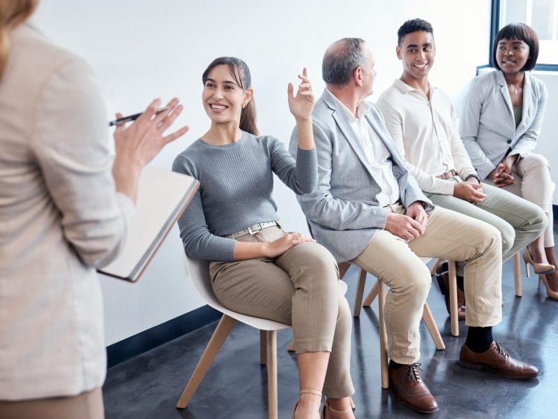 shot-of-a-group-of-new-employees-having-a-discussion-with-the-recruiter-at-an-office-q4vhgs64vcv29nci8quvfjd4gapl8u16e73ej7te28